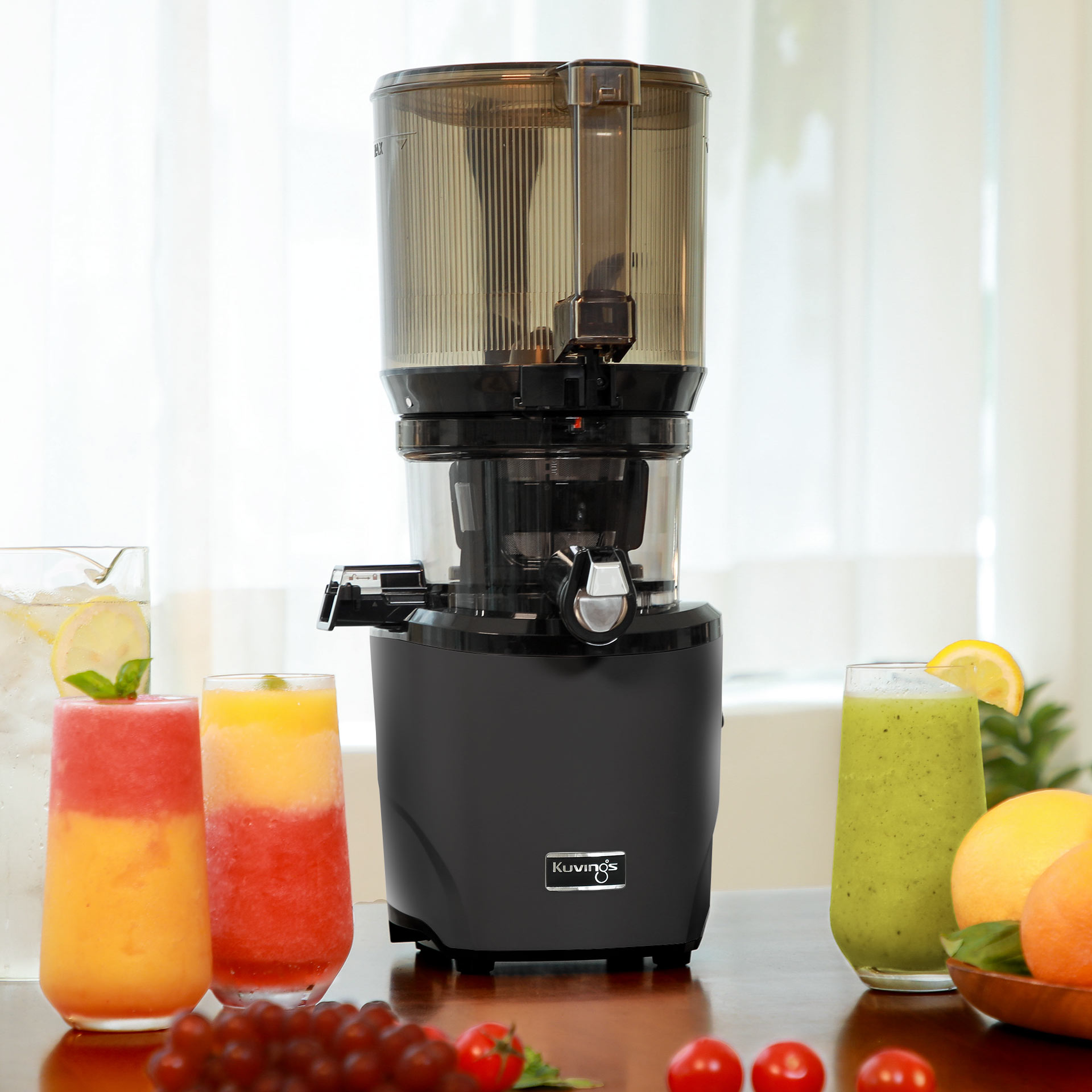 Kuvings Auto10 Schwarz mit Creme- und Smoothie-Set